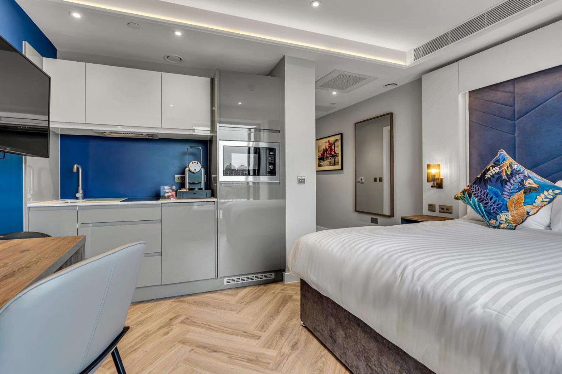 Roomzzz EDI Exteriér fotografie