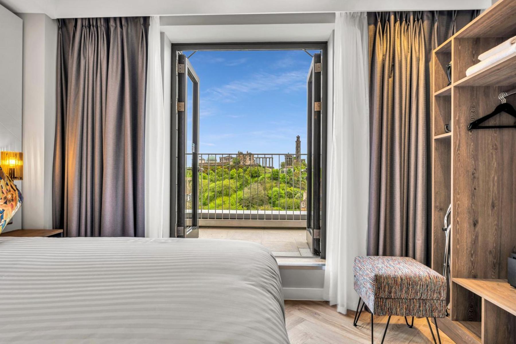 Roomzzz EDI Exteriér fotografie